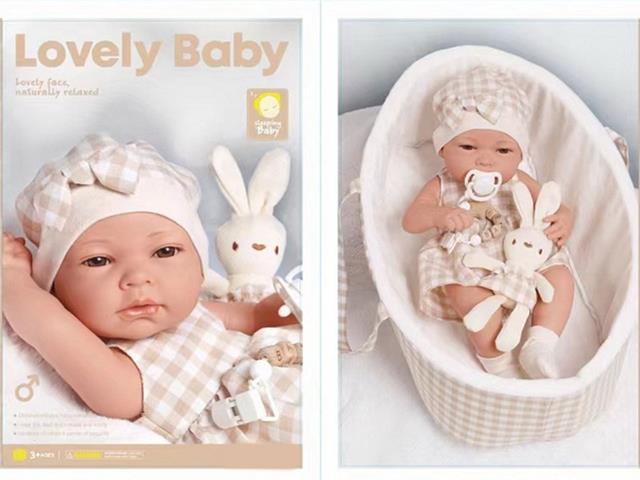 LALKA BOBAS 38CM W NOSIDEŁKU 013175 CZAPSKA